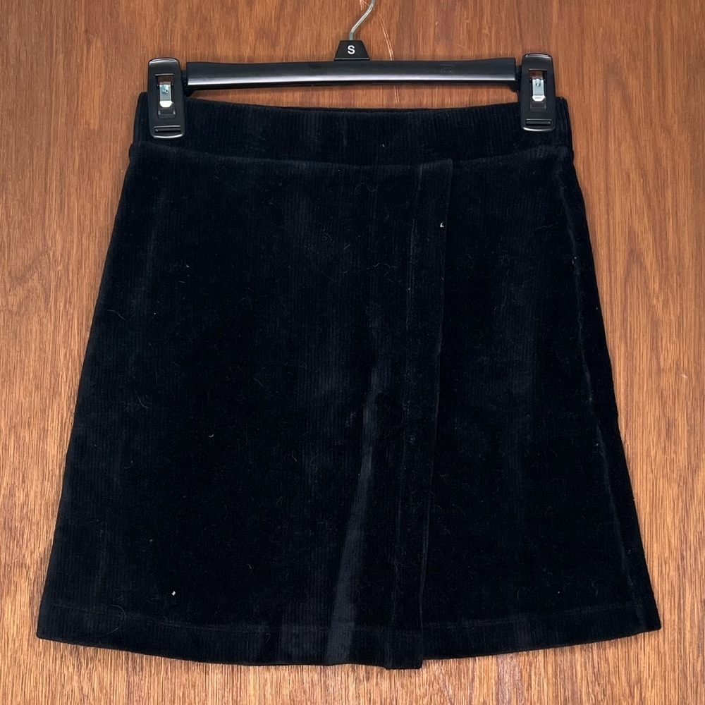 SMALL Forever 21 Black Skirt